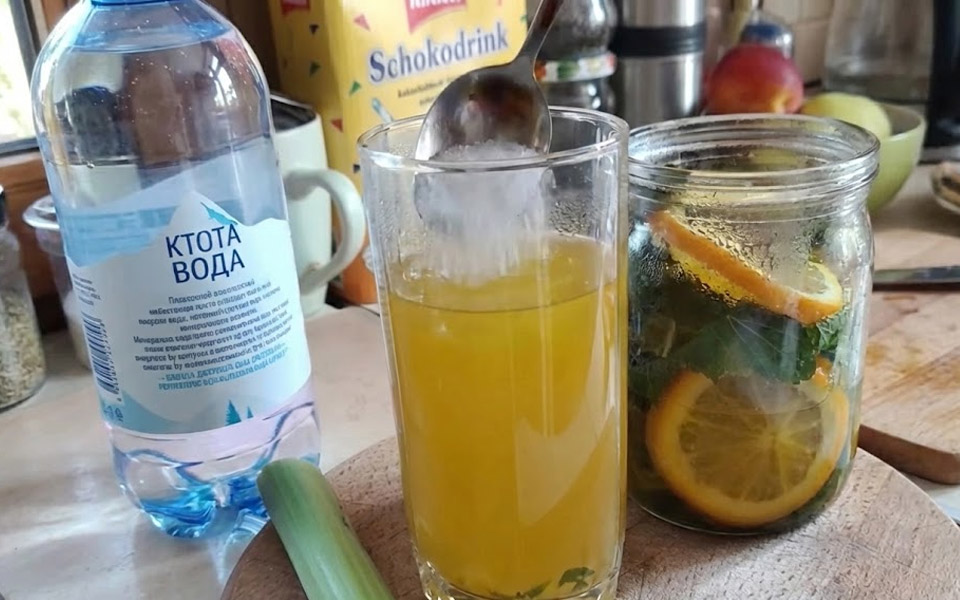 The Tea Blend That's Helping Thousands Slim Down Naturally